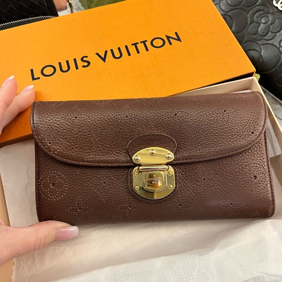 Louis Vuitton Handbags - Louis Vuitton Mahina Leather Long Wallet with Box